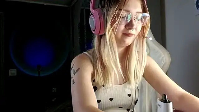 XXX chat uživo modela JulieannWiklund