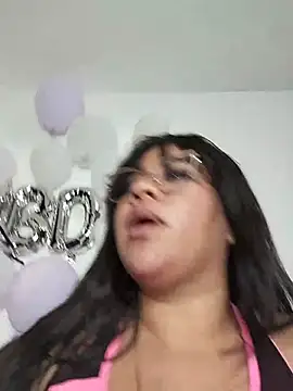 Yelly's Live XXX Chat
