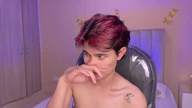 Czat XXX na żywo – Derek_Sinn