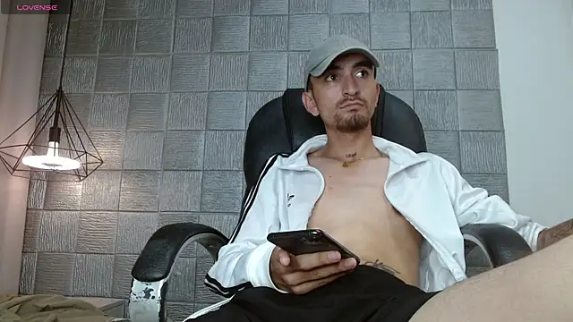 MykeCastle Chat XXX live