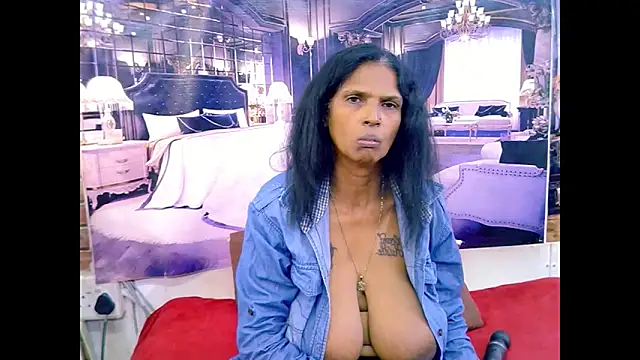 צ'אט XXX בשידור חי של IndianVanya4u2u