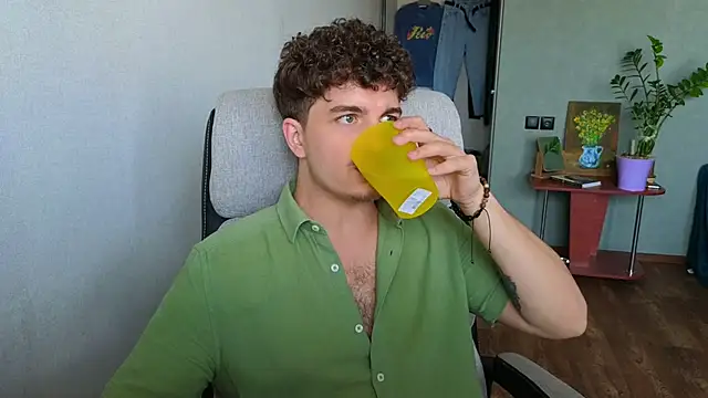 Онлайн чат XXX Remy_Miles