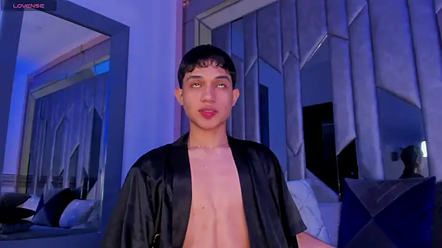 Sebax_Young Show in webcam