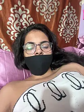 Sandhya_77's Live XXX Chat