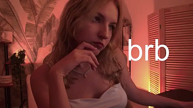 צ'אט XXX בשידור חי של ViolaMore