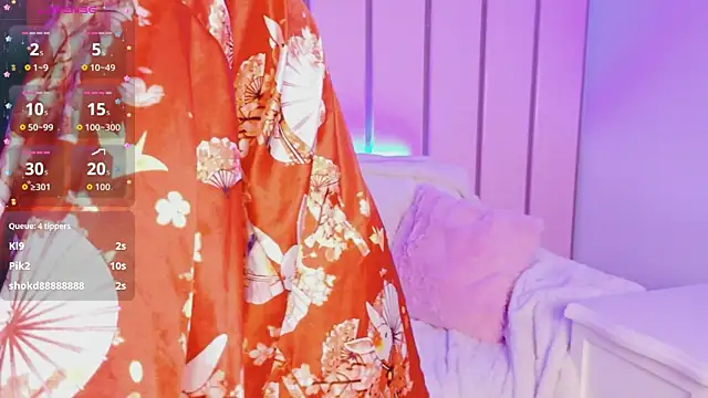 EllieNeptune_ Adlı Modelin Canlı XXX Sohbeti