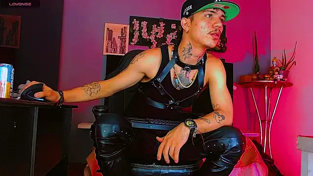 HannibalLester's Live XXX Chat