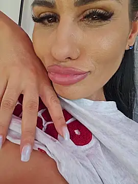 KatiaDivine Chat XXX live