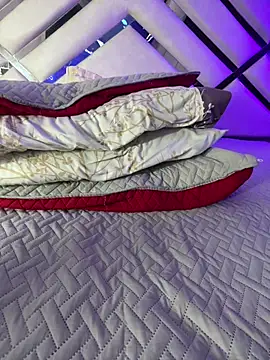 XXX chat uživo modela maybelline69
