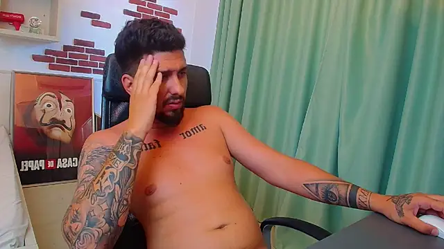 LoganStroud élő XXX-chatje