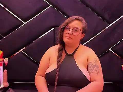 Živý XXX chat SaraThonson_