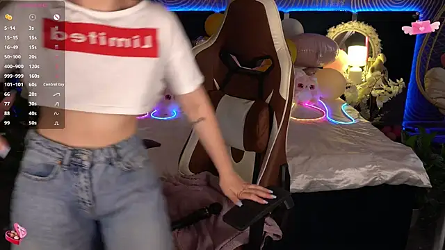 FoxyShy 现场XXX聊天