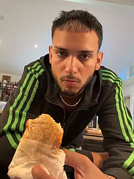 Živý XXX chat Gipsyboysteve