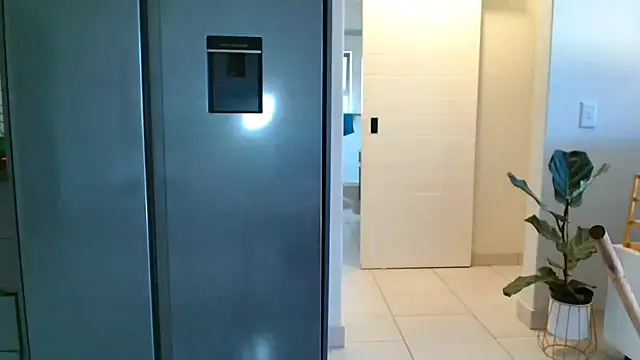 MIAMI9 现场XXX聊天