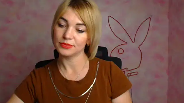 CuttieEmma – Naživo XXX chat