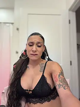 FerrariFrench Chat XXX live