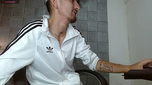 Chat XXX ao vivo de MykeCastle