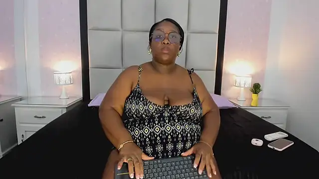 Chat XXX en directo de TreisyVixen