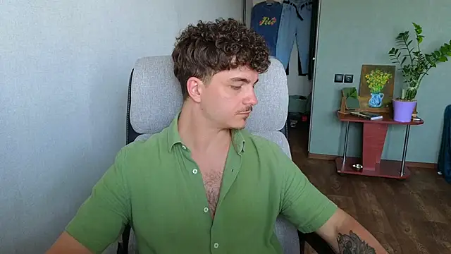 Онлайн чат XXX Remy_Miles