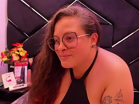 SaraThonson_ Live XXX-Chat
