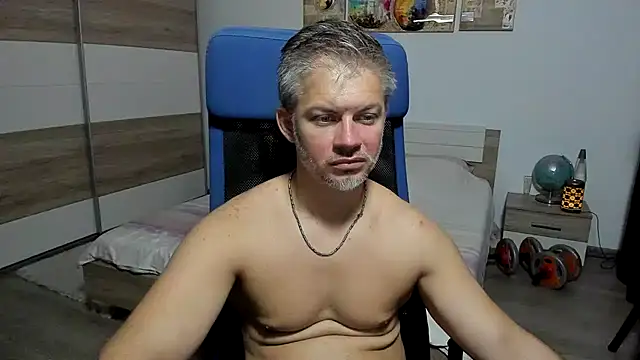 RobbyShawz élő XXX-chatje