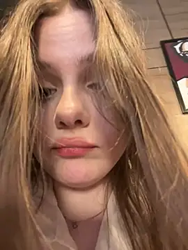 Chat +18 de Lunabelle_ ao vivo