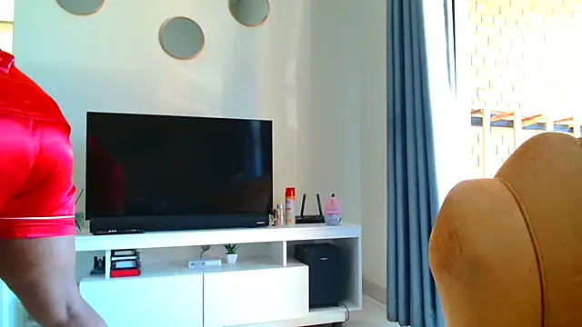 MIAMI9のライブXXXチャット