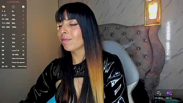 Czat XXX na żywo – Alice_Laurentt