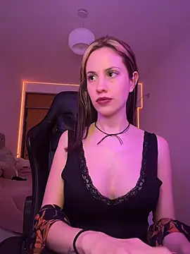 LolaSB XXX чат на живо