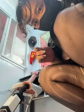 weiww1995 XXX чат на живо