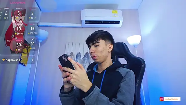 Michael_and_twinkk's Live XXX Chat