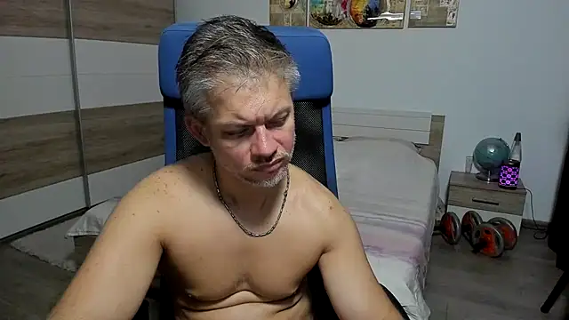 RobbyShawz élő XXX-chatje