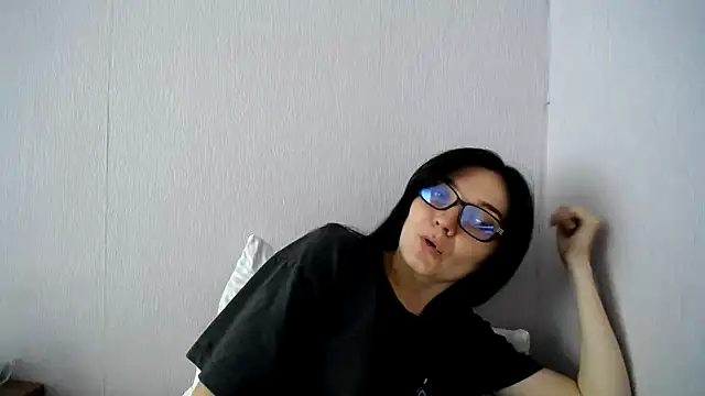 Shiny_gine Adlı Modelin Canlı XXX Sohbeti