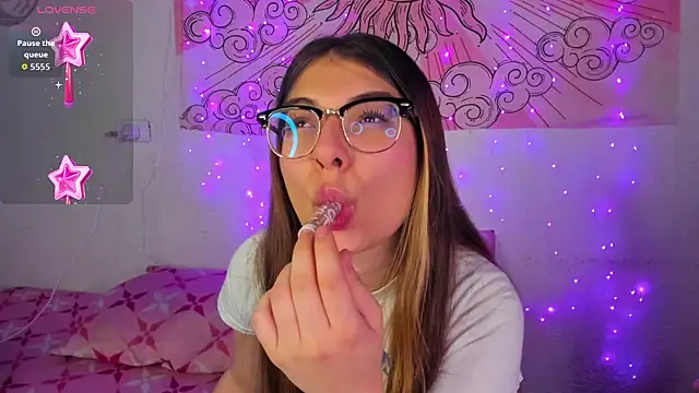 abbie_jensen_ Adlı Modelin Canlı XXX Sohbeti