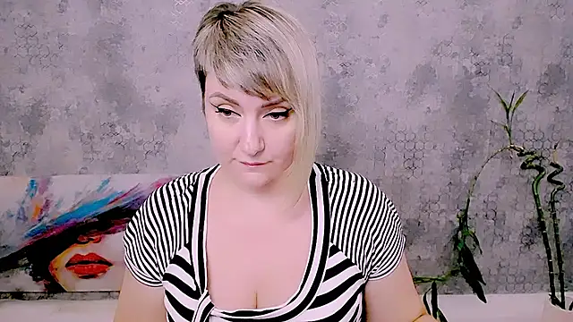 Djullia – Live XXX-chat