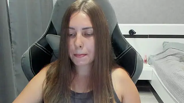 XXX chat uživo modela Mia_shy1