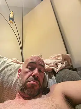 Italianstallion2756 – Naživo XXX chat