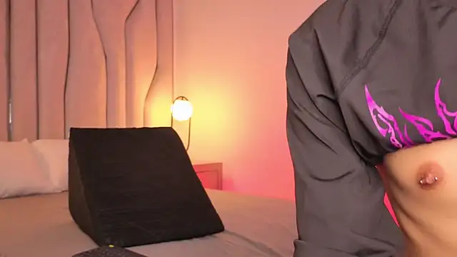 lian_cameron Adlı Modelin Canlı XXX Sohbeti