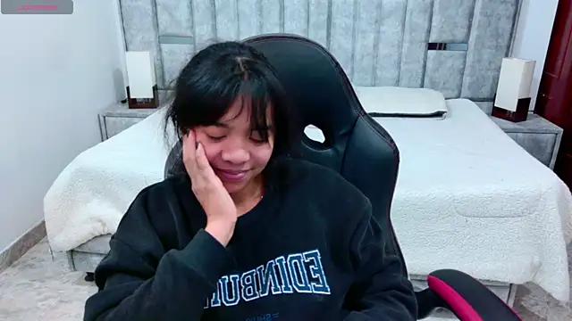 laureentt_'s Live XXX Chat