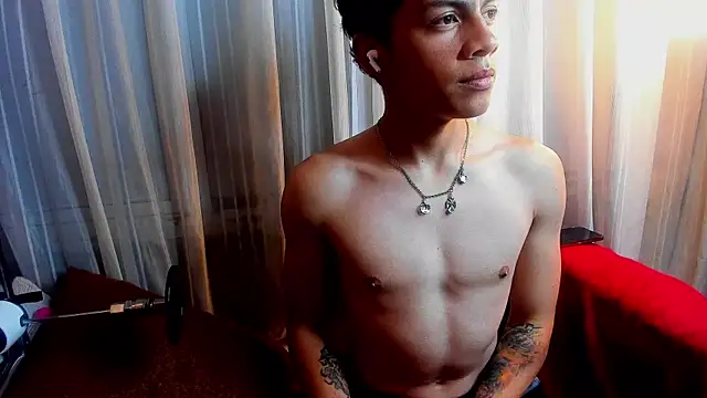Mike_red লাইভ XXX চ্যাট