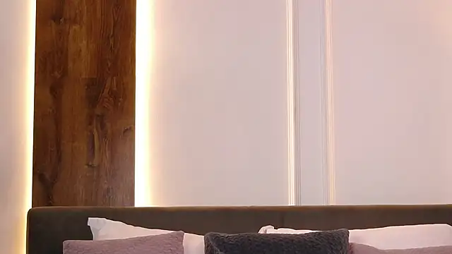 EmyHilton Adlı Modelin Canlı XXX Sohbeti
