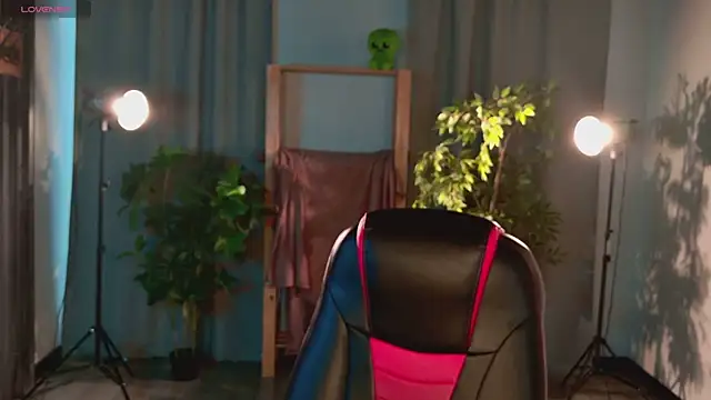 miraiakikのライブXXXチャット