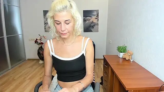 Webkamerová show Emilia_Wils