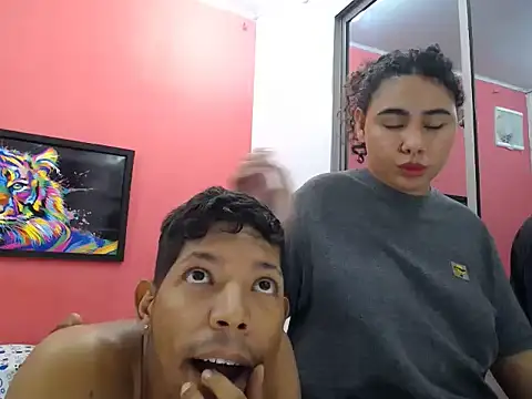 latinosninfomanos' Live XXX Chat