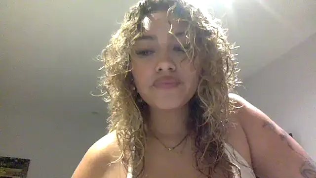 Chat +18 de Maddy_Beluci ao vivo
