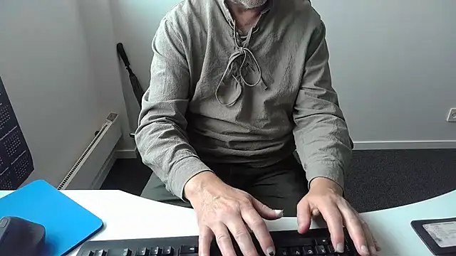 BuggemannのライブXXXチャット