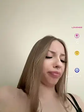 JulyOwens Chat XXX in diretta