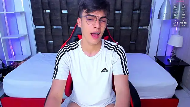 Gerony_'s Live XXX Chat