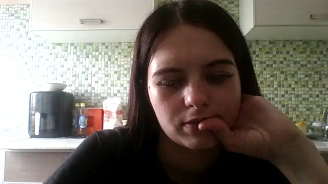 KikiAminon Live XXX chat