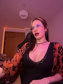 XXX chat uživo modela LolaSB